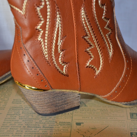 VERY VOLATILE Raspy Tan Cowboy Boots New - Picture 4 of 8